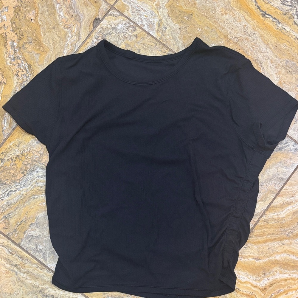 Lululemon cropped shirt with ruched detailing on side